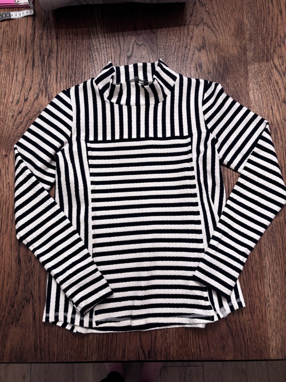 Talbots Striped Textured Top Size S Black Ivory Long Sleeve Athleisure - Picture 5 of 12